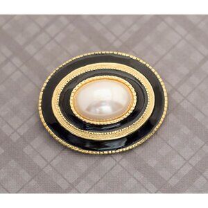 Vintage Gold Tone Oval Pearl Brooch G5